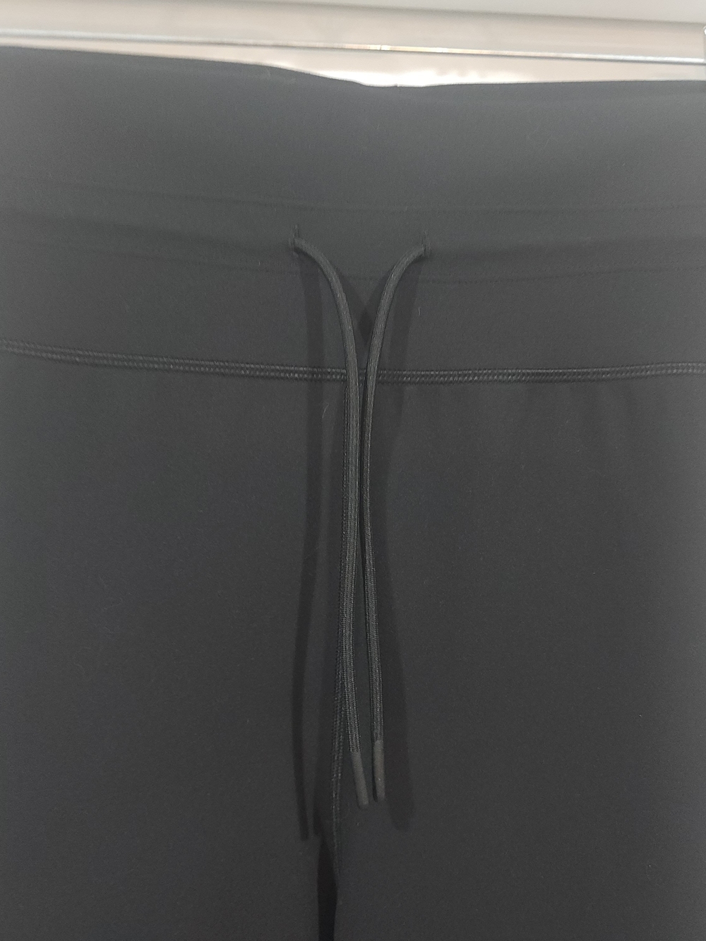Vuori Black Wide-Leg Drawstring Pants - Picture 7 of 10